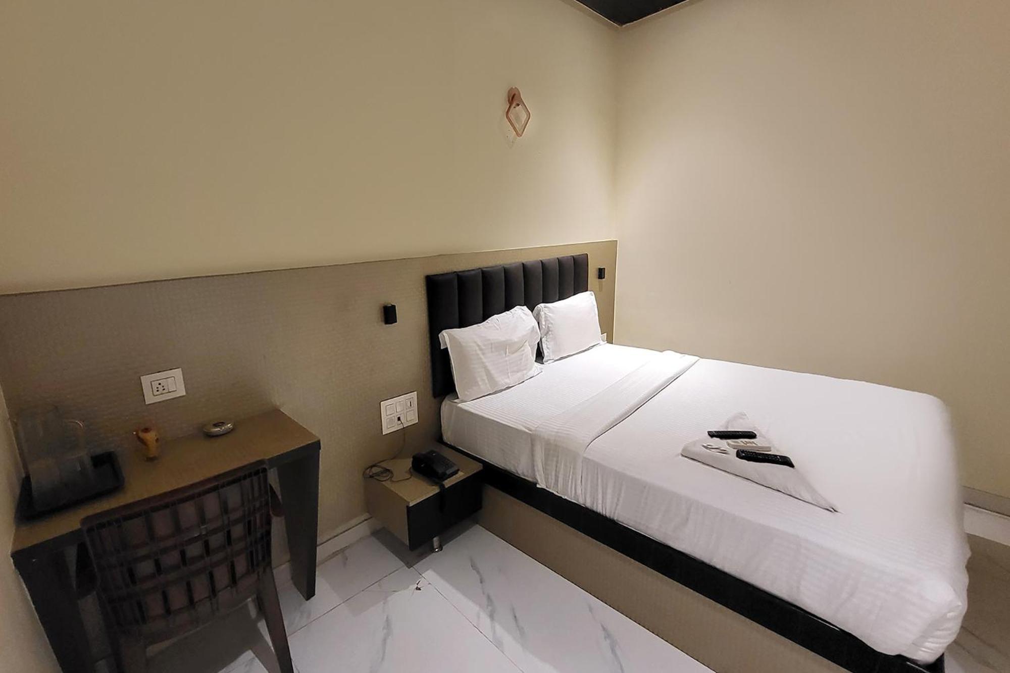 Fabhotel Prime Land - Nr Bkc Мумбай Екстериор снимка